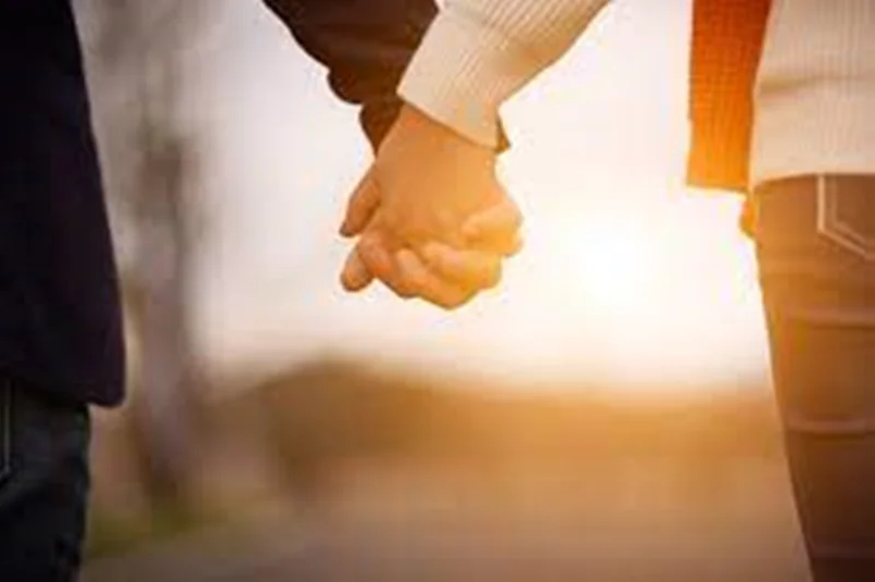 نوازش نیاز اساسی هر انسان که باید جدی گرفته شود.