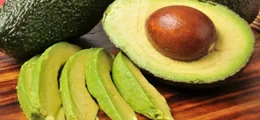 رازهای سلامتی آووکادو: 5 فایده شگفتانگیز این میوه مغذی