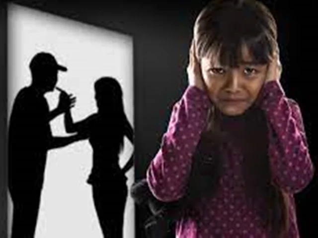 بچه ها در برابر والدین خیانت کار چه واکنشی باید نشان دهند ؟
