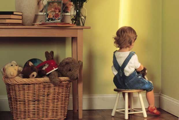 مشاور کودک و نوجوان در مرکز مشاوره و تاثیرات آن در فرزند پروری