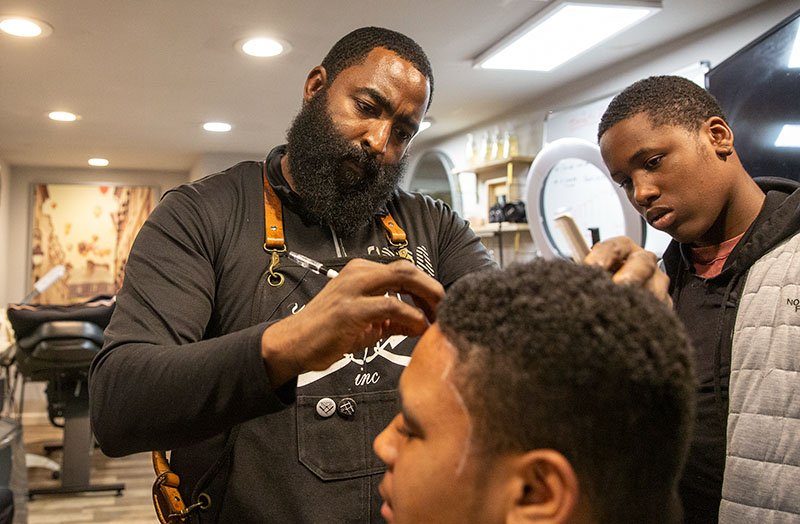 آموزشگاه آرایشگری مردانه اسپاد در تهران