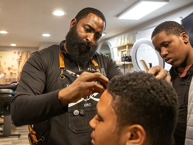 آموزشگاه آرایشگری مردانه اسپاد در تهران