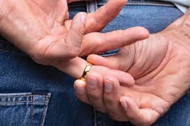 مراحل و انواع بی وفایی مردان و زنان چیست؟