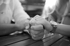 مرز بین دوستت دارم و دارم خفه می‌شم