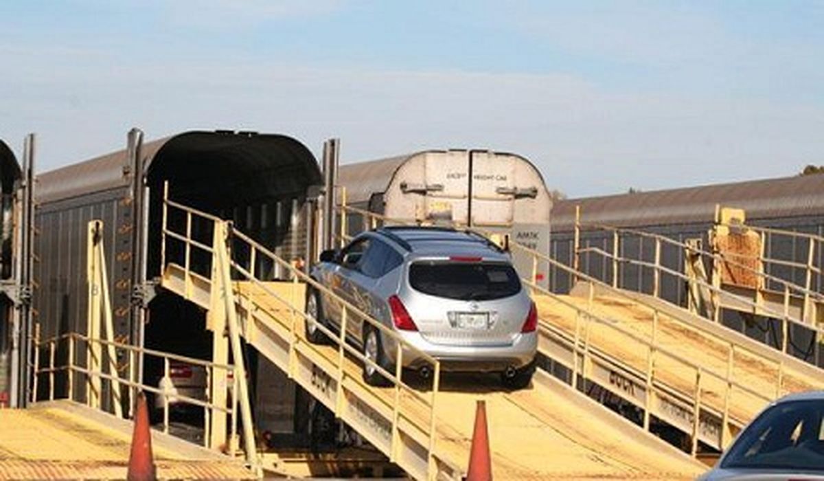 حمل خودرو با بلیط قطار