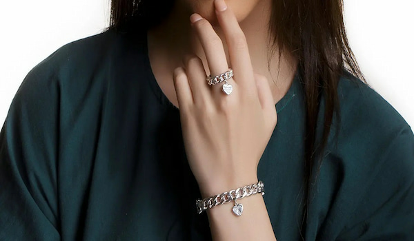 دستبندی که بازیگرهای معروف برای استایل‌شون انتخاب می‌کنن!