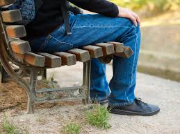 چرا برخی از افراد پاهایشان را تکان می دهند؟